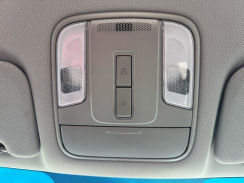Used 2017 Kia Sedona L FWD image 24
