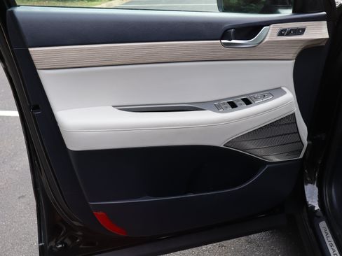 Used 2022 Hyundai Palisade Limited FWD image 18