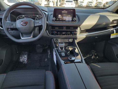 New 2026 Nissan Rogue SV AWD/4WD image 9