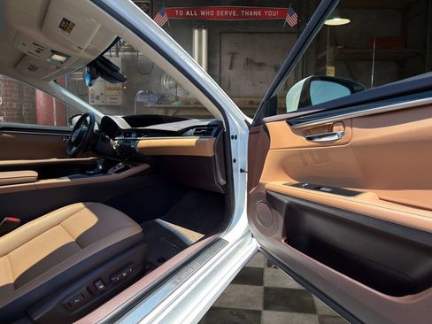 Used 2017 Lexus ES 350 FWD image 17