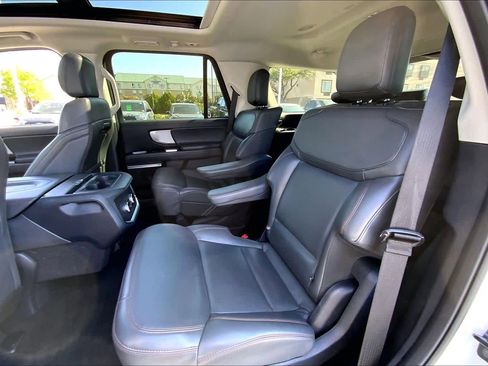 Certified 2025 Ford Expedition Active image 19