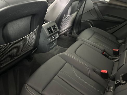 Used 2023 Audi Q5 2.0T Premium w/ Convenience Package image 11