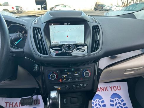 Used 2019 Ford Escape Titanium image 40