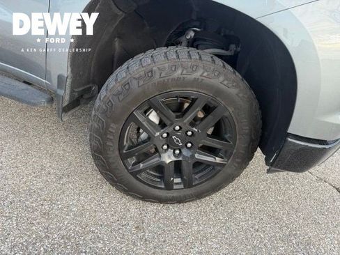 Used 2024 Chevrolet Silverado 1500 LT Trail Boss w/ Convenience Package II AWD/4WD image 16
