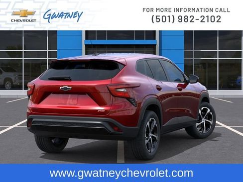 New 2026 Chevrolet Trax RS w/ Sunroof Package FWD image 4