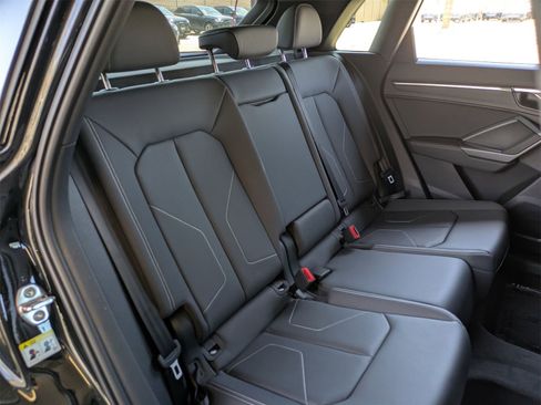 New 2025 Audi Q3 2.0T Premium image 11