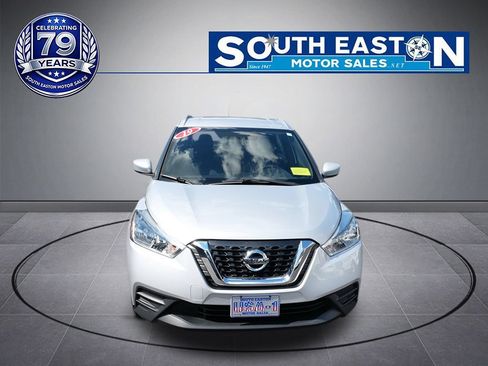 Used 2019 Nissan Kicks SV FWD image 3