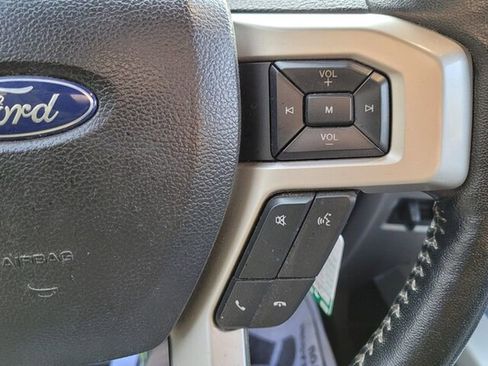 Used 2019 Ford F250 Lariat w/ Chrome Package image 23