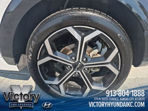 Used 2023 Kia Niro SX Touring FWD image 27