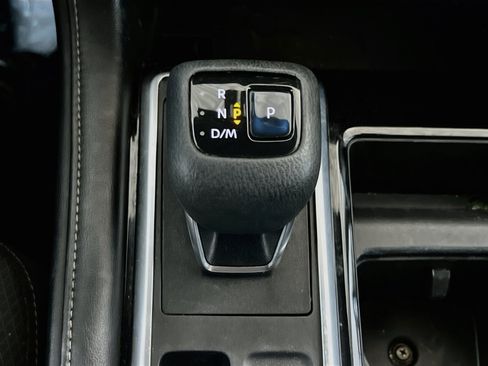 Used 2022 Nissan Pathfinder SV FWD image 12