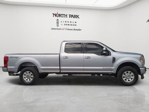 Used 2022 Ford F250 Lariat w/ Lariat Ultimate Package AWD/4WD image 2
