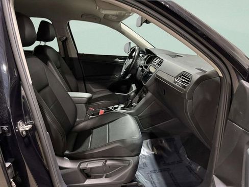 Used 2018 Volkswagen Tiguan SE AWD/4WD image 26