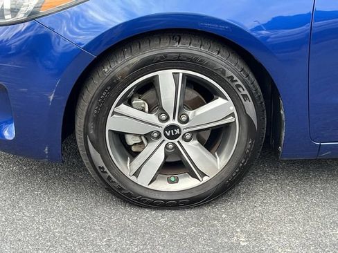 Used 2018 Kia Forte S w/ S Technology Plus Package FWD image 11