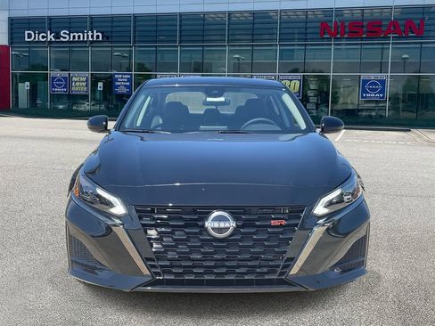 New 2025 Nissan Altima 2.5 SR image 2