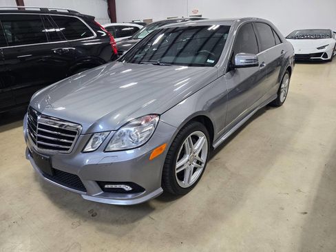 Used 2011 Mercedes-Benz E 550 Sedan image 2