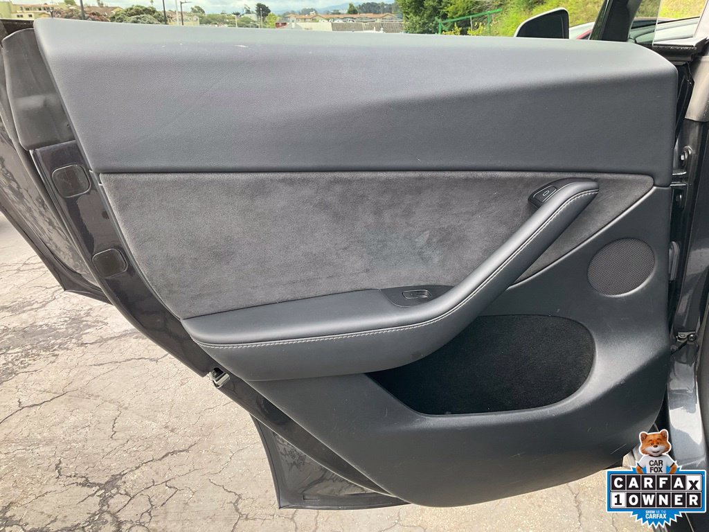 Used 2024 Tesla Model Y 2WD image 42