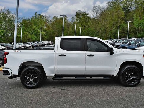 Used 2022 Chevrolet Silverado 1500 Custom AWD/4WD image 6