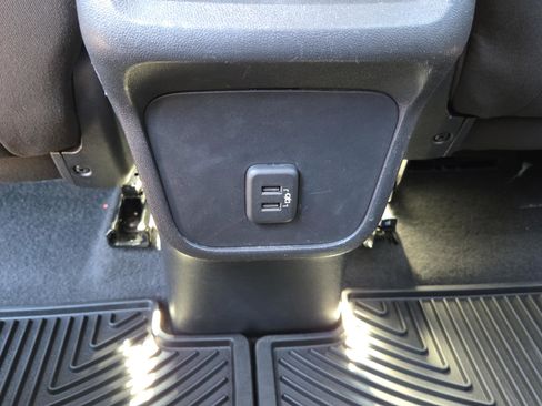 Used 2020 Chevrolet Equinox LT image 16