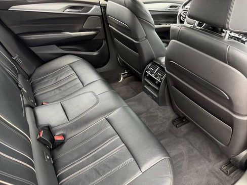 Used 2018 BMW 640i Gran Turismo xDrive image 14