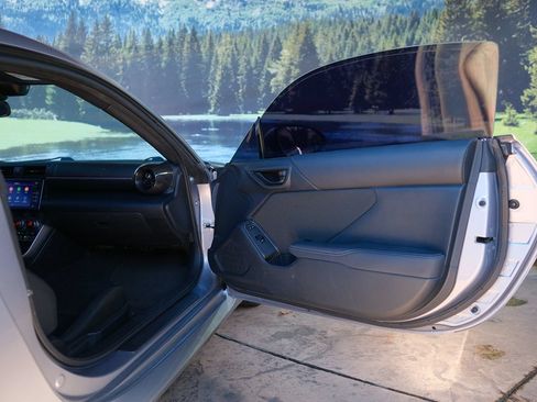 Used 2022 Toyota GR86 w/ ALL Weather Mat Package (TMS) RWD image 29