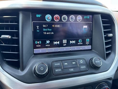 Used 2019 GMC Acadia SLT w/ LPO, Floor Liner Package FWD image 21