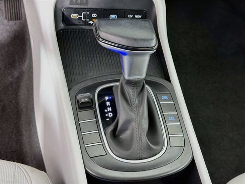Used 2025 Hyundai Kona SEL FWD image 22
