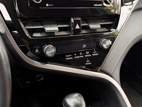 Used 2024 Toyota Camry SE FWD image 13