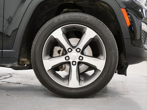 Used 2023 Jeep Grand Cherokee Limited w/ Luxury Tech Group II image 36