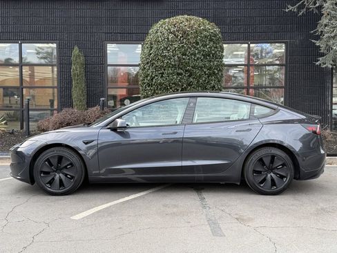Used 2025 Tesla Model 3 Long Range image 9