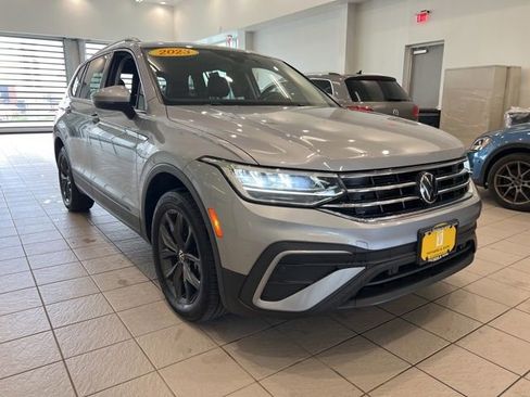 Used 2023 Volkswagen Tiguan SE w/ Panoramic Sunroof Package AWD/4WD image 1
