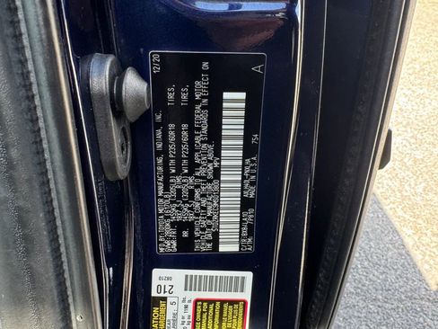 Used 2021 Toyota Sienna Limited FWD image 29