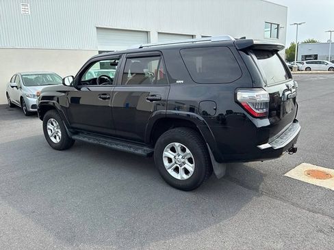 Used 2016 Toyota 4Runner SR5 AWD/4WD image 12