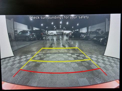 Used 2022 Hyundai Elantra Limited image 18