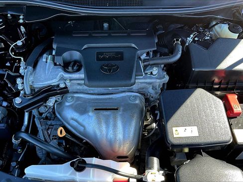 Used 2017 Toyota Camry LE image 30