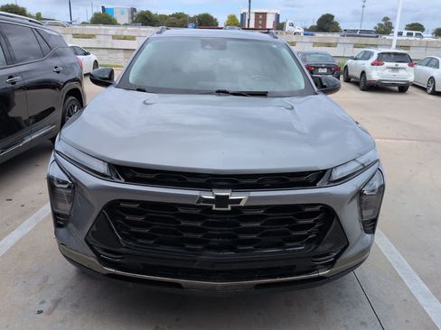Used 2024 Chevrolet Trax ACTIV FWD image 2