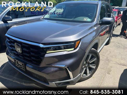 Used 2023 Honda Pilot Touring image 1