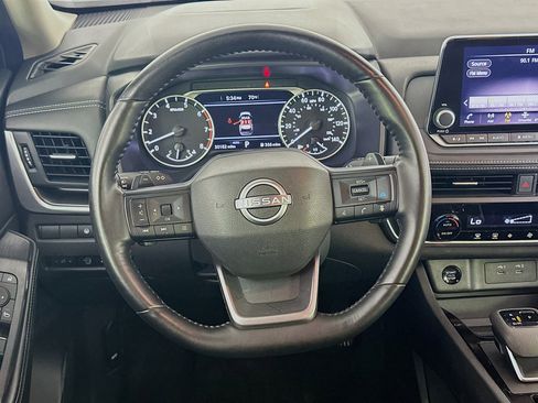 Used 2025 Nissan Rogue SV AWD/4WD image 18