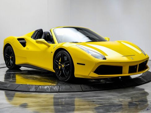 Used 2017 Ferrari 488 Spider image 31