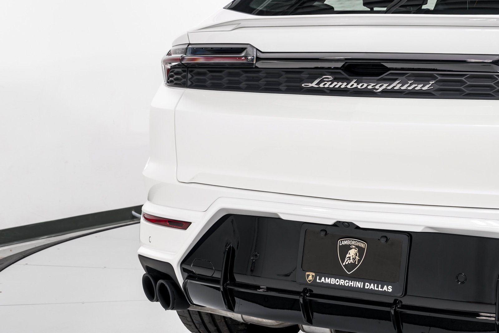 Used 2025 Lamborghini Urus SE AWD/4WD image 80