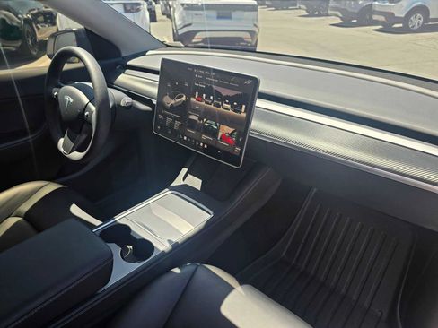 Used 2022 Tesla Model Y Performance AWD/4WD image 11