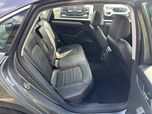Used 2020 Volkswagen Passat 2.0T SE FWD image 15
