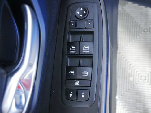 Used 2020 Jeep Cherokee Trailhawk w/ Comfort/Convenience Group AWD/4WD image 24