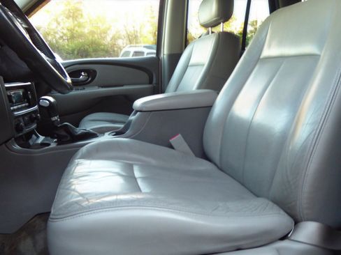 Used 2005 Buick Rainier CXL w/ Luxury Package image 12