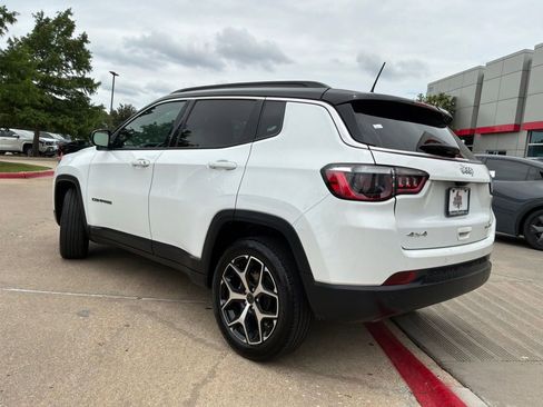 Used 2025 Jeep Compass Limited AWD/4WD image 6