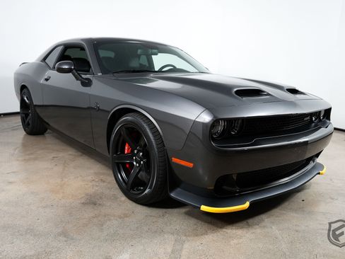 Used 2022 Dodge Challenger SRT Hellcat w/ Plus Package image 8