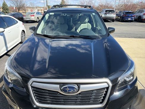 Used 2019 Subaru Forester Premium image 3