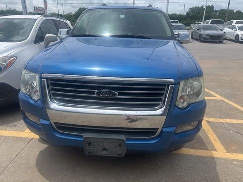Used 2010 Ford Explorer XLT AWD/4WD image 2