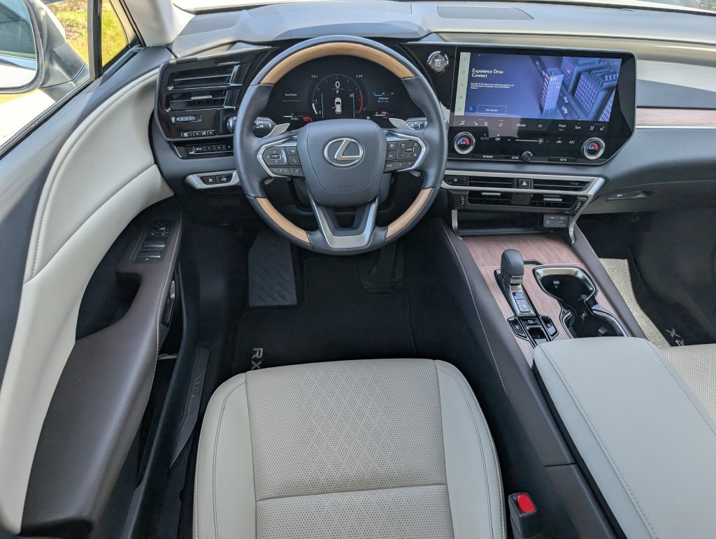 Used 2025 Lexus RX 350 Premium Plus w/ Accessory Package (Z1) FWD image 3