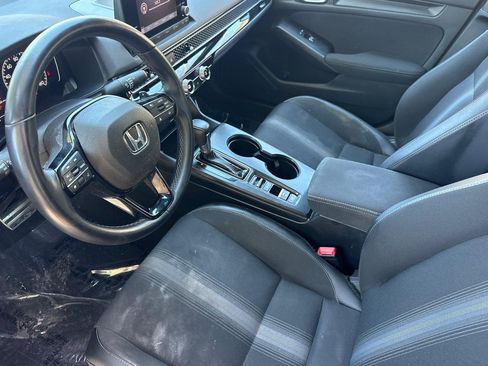 Used 2023 Honda Civic Sport image 4