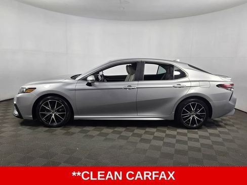 Used 2023 Toyota Camry SE AWD/4WD image 5